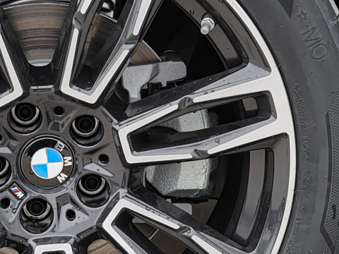 2026�� �Ŀ� 525Li M�˶���װ