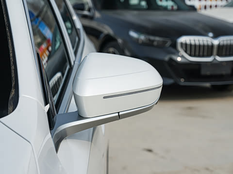 2026�� �Ŀ� 525Li M�˶���װ