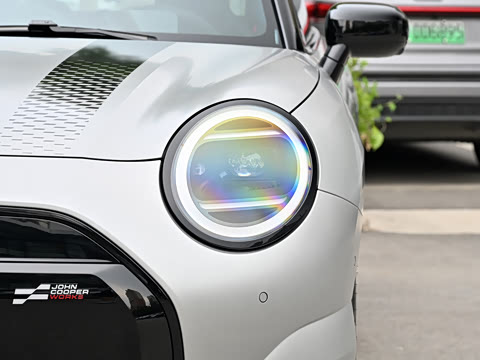 2026�� JOHN COOPER WORKS �й��ر��