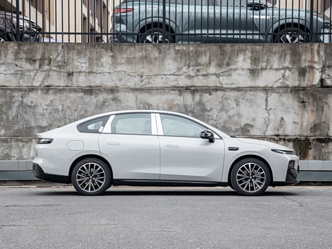 2027�� 590������
