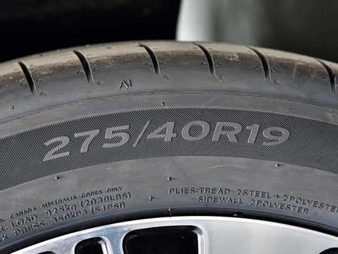 2026�� �Ŀ� E 300 L ������