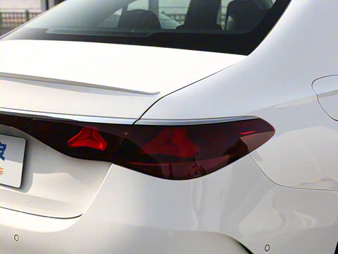 2026�� E 300 ʱ�����˶���