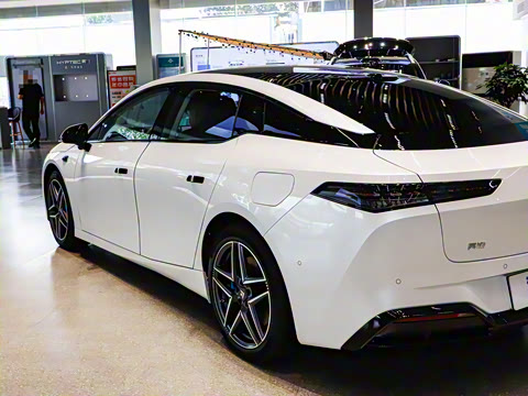 2025�� 710 Max��