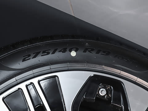 2026�� �Ŀ� E 300 L ������