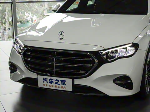 2024�� E 350 e L ���ʽ��϶����γ�