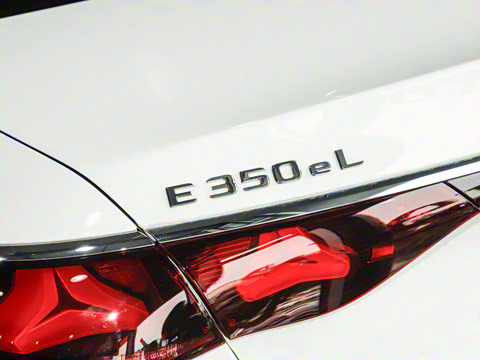 2024�� E 350 e L ���ʽ��϶����γ�