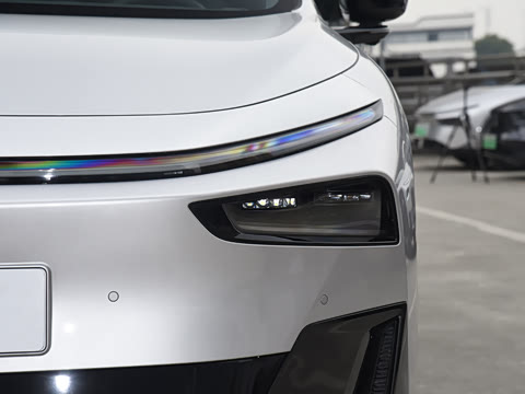 2026�� ���� 1704 Max �Ƽ���