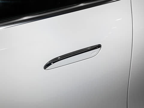 2026�� �Ŀ� E 260 L