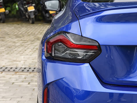 2026�� 225i M�˶���ҹ��װ