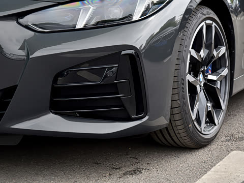 2026�� 430i M�˶���ҹ��װ