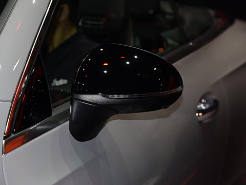 2025�� AMG CLE 53 4MATIC+ ������ܳ�