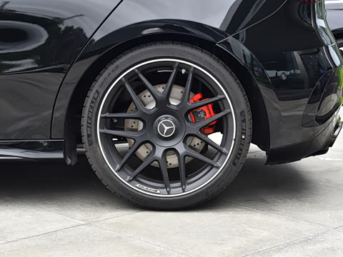 2026�� AMG A 45 S 4MATIC+