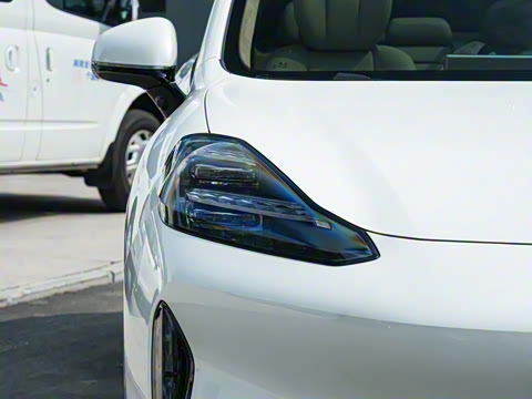 2025�� 670 Max��