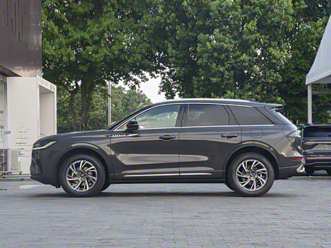 2025�� 2.0T ����������