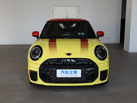 2025�� JOHN COOPER WORKS