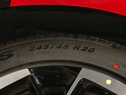 2025�� 750 ���� Max