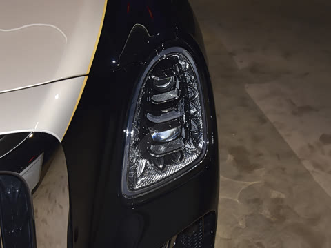 2026�� 4.0T V8��