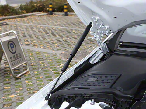 2026�� C 260 L �˶��ر��