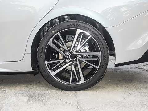 2026�� 2.0S �˶���