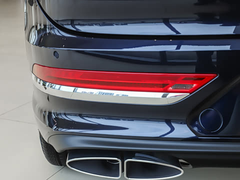 2026�� 4.0T V8 ������