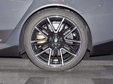 2025�� M5