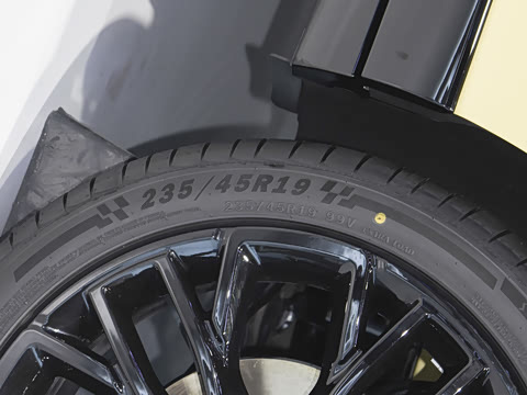 2026�� 605 Max