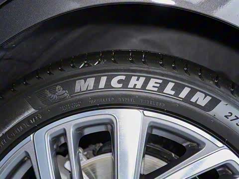 2025�� �Ŀ� E 300 L ʱ���˶���