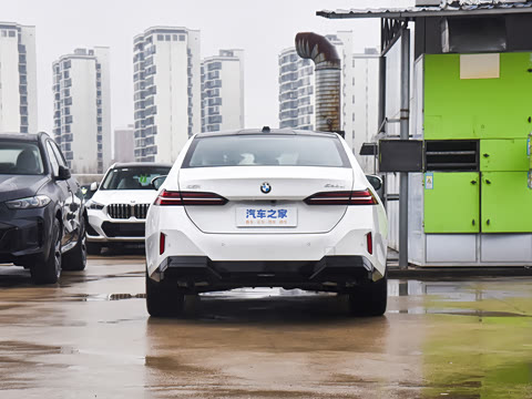 2026�� �Ŀ� 530Li ������ M�˶���װ