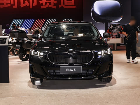 2026�� �Ŀ� 530Li ������ M�˶���װ