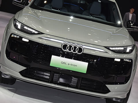 2026�� quattro Ǭ���Ǽݰ�