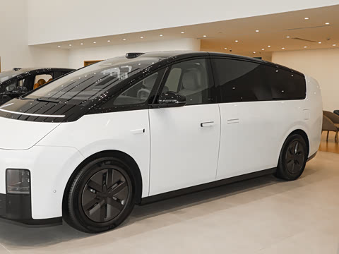 2025�� Ultra ���ܻ��°�