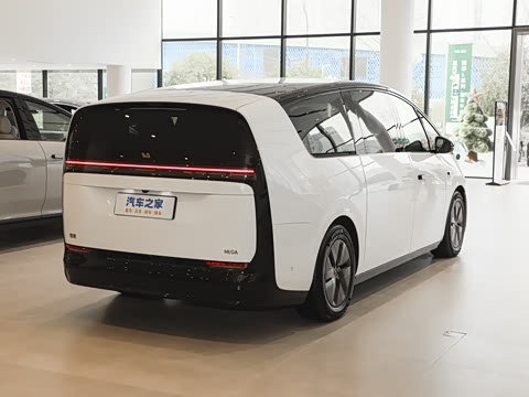 2025�� Ultra ���ܻ��°�