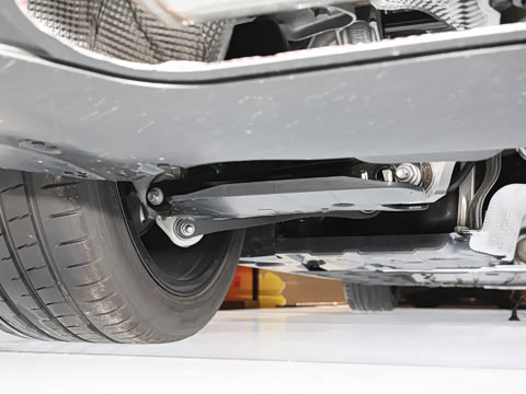 2026�� 735Li M�˶���װ