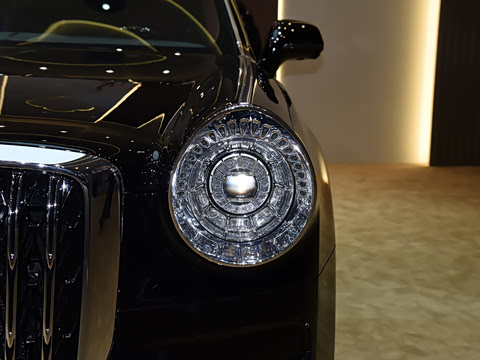 2026�� 4.0T V8 ��ϼ���ư�