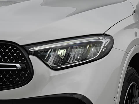 2026�� �Ŀ� GLC 300 4MATIC ����SUV
