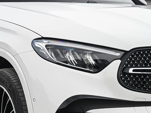 2026�� �Ŀ� GLC 300 4MATIC ����SUV