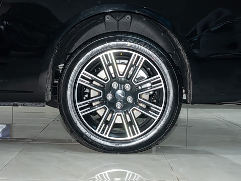 2026�� ���̰� 230������ 7��