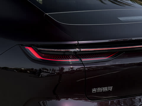 2026�� 225km EM-i Զ�����ǺӰ�