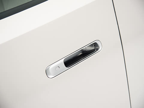 2026�� ���� 585kW ����������