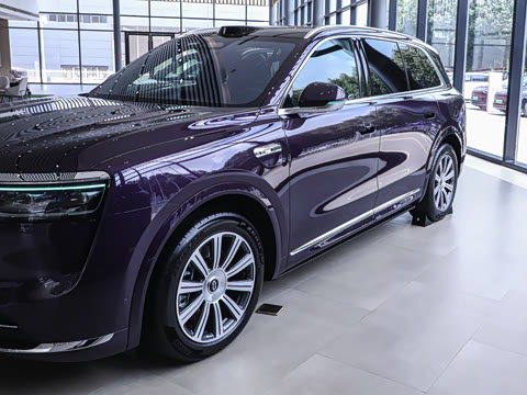 2025�� ���� Ultra�� 53.4kWh 5���� (192�߼����״