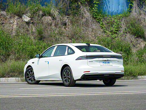 2025�� EM-i 70km ������