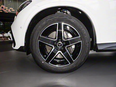 2025�� �Ŀ� GLC 260 4MATIC ����SUV