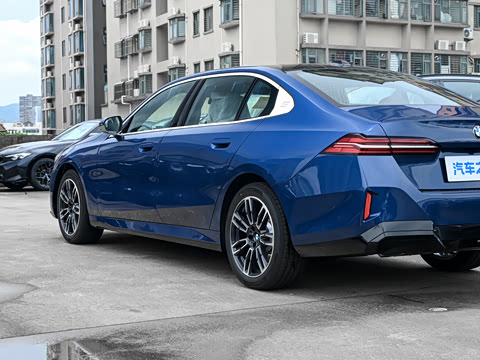 2026�� �Ŀ� 530Li ������ M�˶���װ
