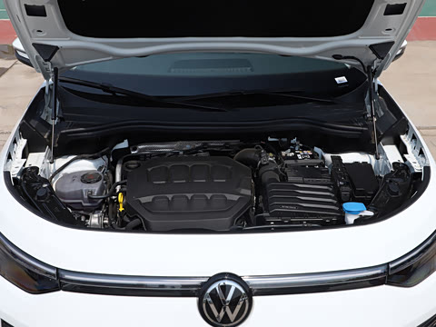 2026�� ̽��L 330TSI ������Ӣ
