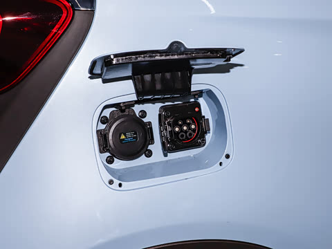 2025�� 251km ϲ���� 25.05kWh