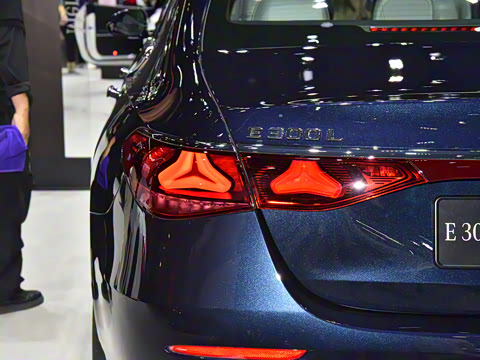 2026�� E 300 L �����