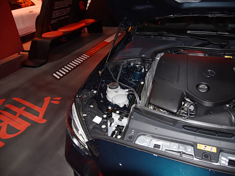 2026�� C 260 L �ҹ�˶���