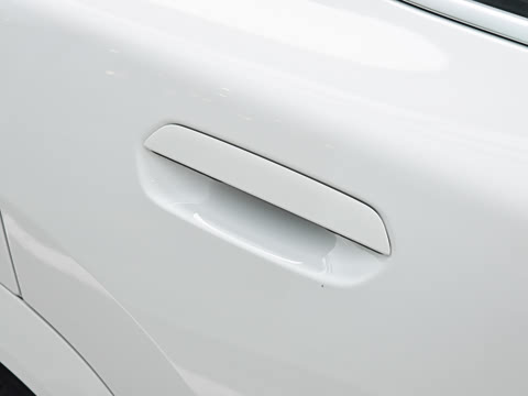 2025�� sDrive25i M�˶���װ