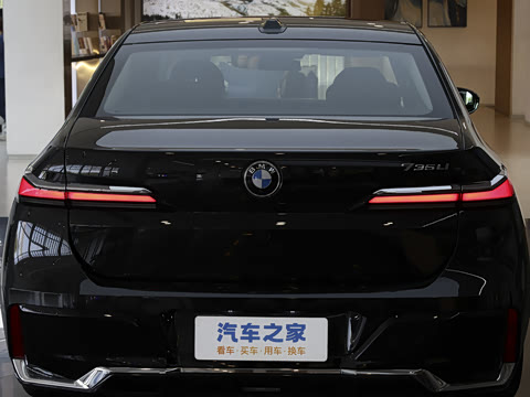 2026�� �Ŀ� 735Li M�˶���װ