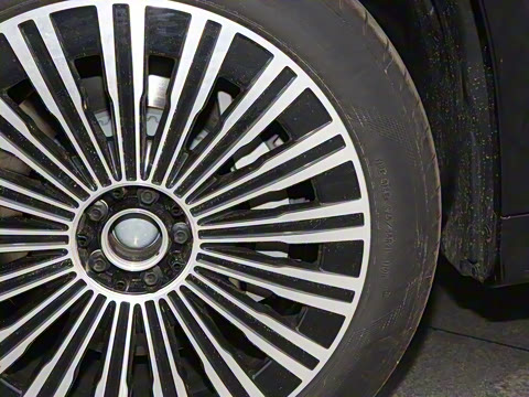 2025�� EQS 680 ���ݰ�